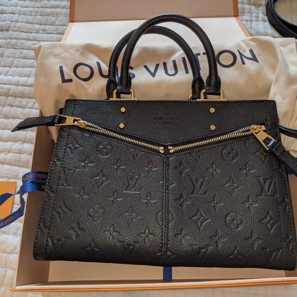 Louis Vuitton Handbags - Louis Viutton Sully PM Black BRAND NEW